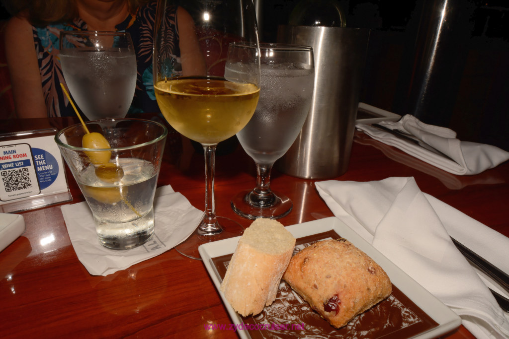 001: Carnival Glory, Day 1 MDR Dinner - Martini, Pinot Grigio, Baguette, Cranberry Bread, 