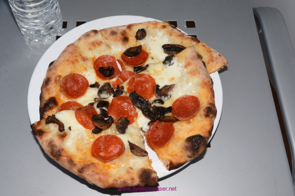 064: Carnival Horizon Cruise, Aruba, Pizzeria Del Capitano, 4 Cheese Pizza (Quattro Formaggi) with Pepperoni and Mushrooms added