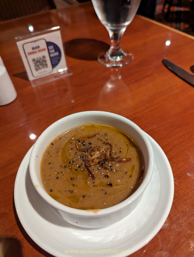 001: Carnival Valor Christmas Cruise, Progreso, MDR Dinner, Parched Pig Ale and Cheddar Soup