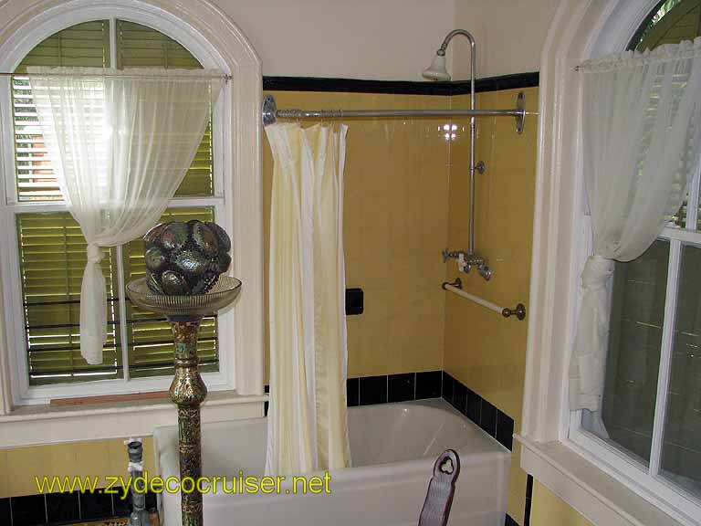 058: Carnival Freedom - Key West - Hemmingway Home - Bathroom