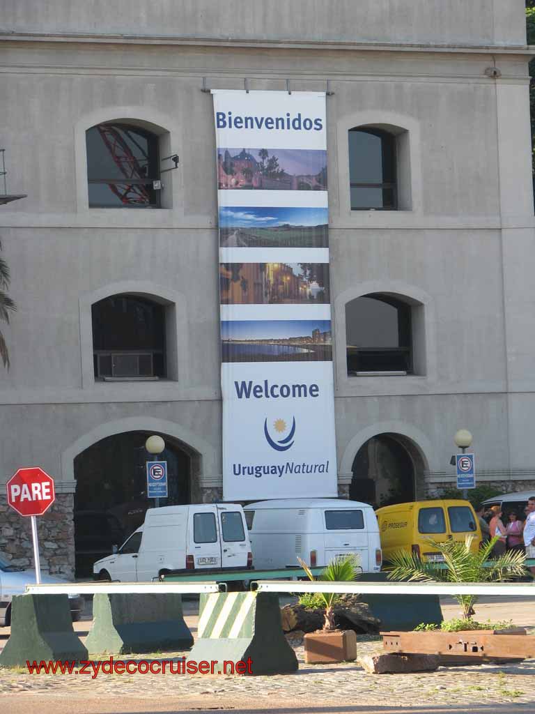 005: Carnival Splendor, Montevideo - Welcome to Uruguay